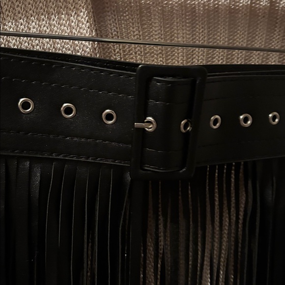 Black Fringe Belt Skirt - Picture 4 of 9